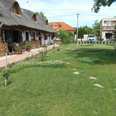 Nadashaz アパート *