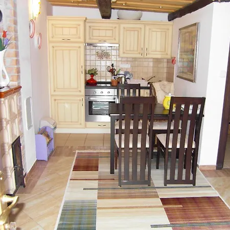 Nadashaz Apartment