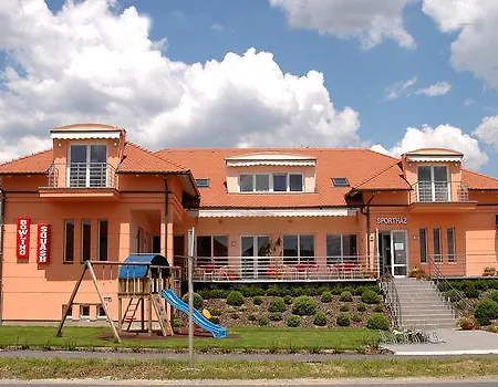 Nadashaz アパート Gyenesdiás