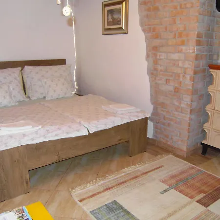 Nadashaz Apartment